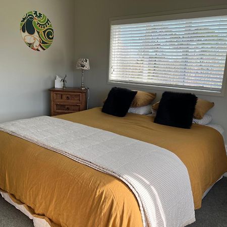 Lavender Hill Bed & Breakfast Riverhead Exterior photo