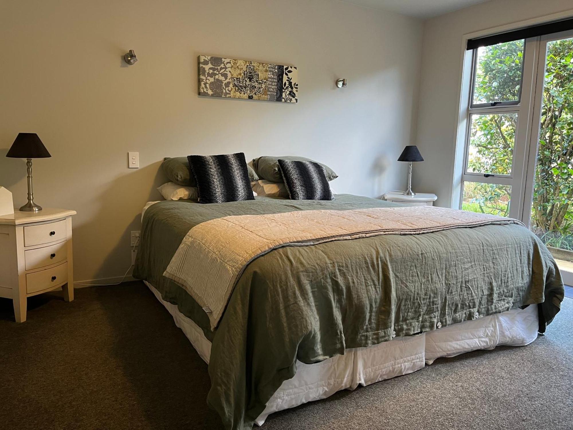 Lavender Hill Bed & Breakfast Riverhead Exterior photo