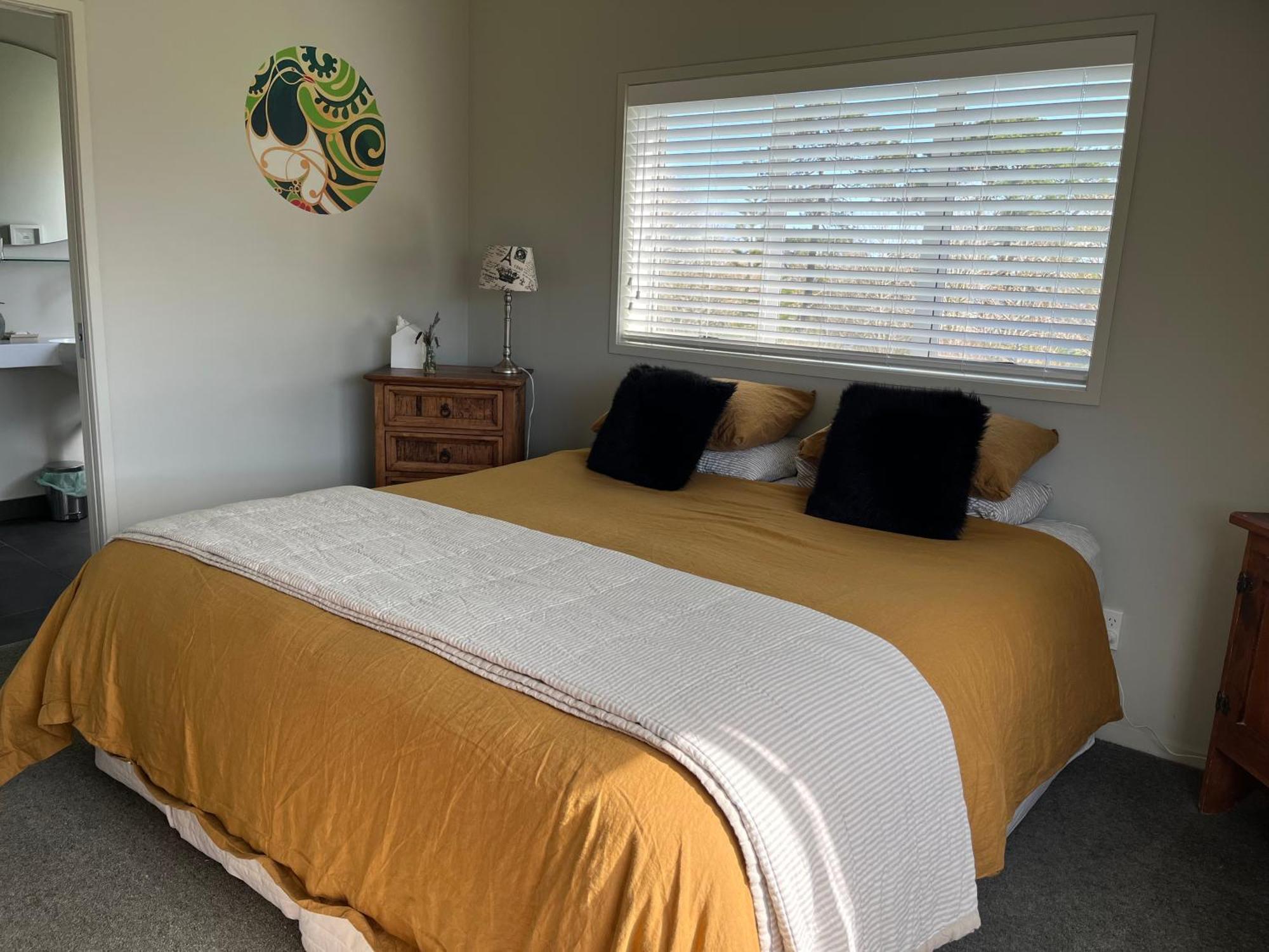 Lavender Hill Bed & Breakfast Riverhead Exterior photo