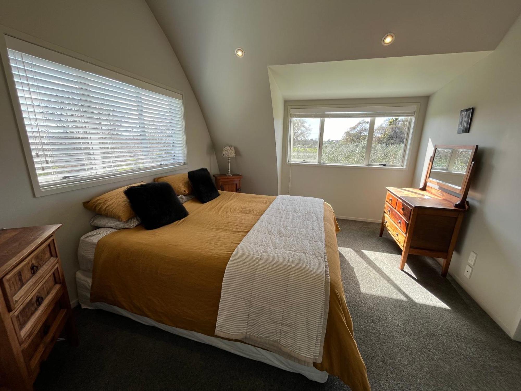 Lavender Hill Bed & Breakfast Riverhead Exterior photo